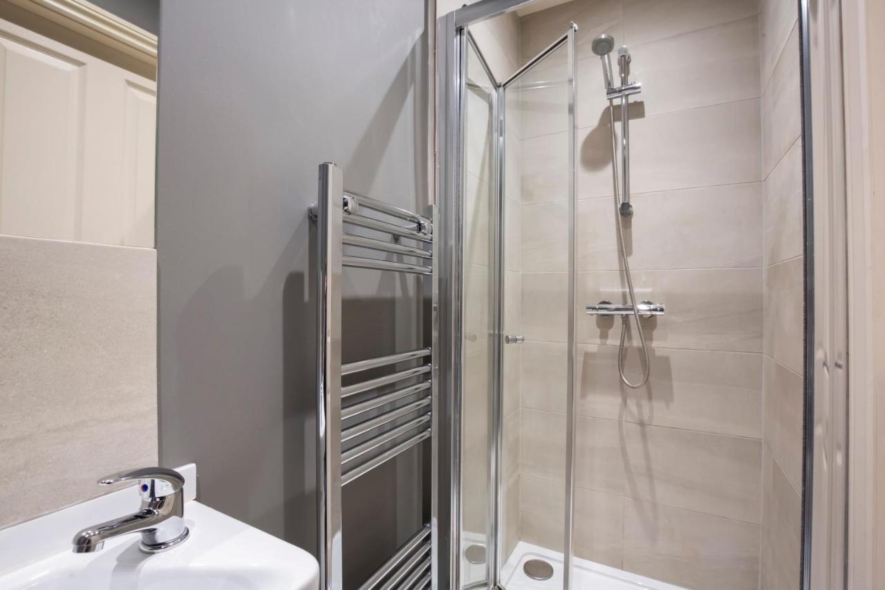 Patrick'S Pool- 4 Bedroom,4 Bathroom, Most Central Luxury Townhouse! 约克 外观 照片
