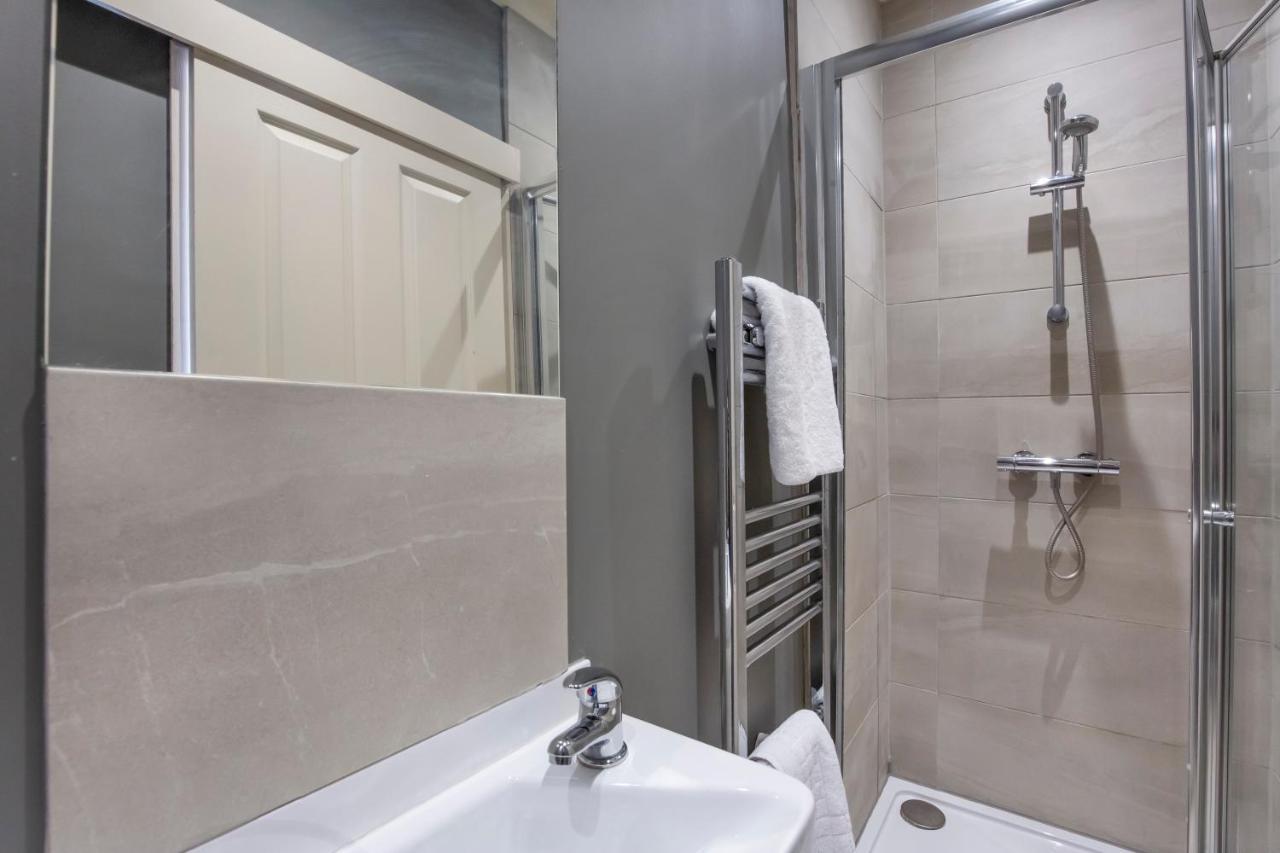 Patrick'S Pool- 4 Bedroom,4 Bathroom, Most Central Luxury Townhouse! 约克 外观 照片